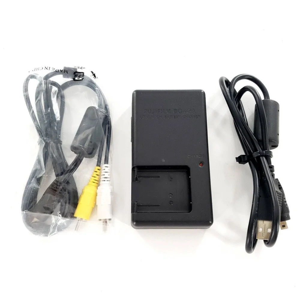 Fujifilm FinePix J Series J10 8.2MP Digital Camera Black Complete In Box Tested